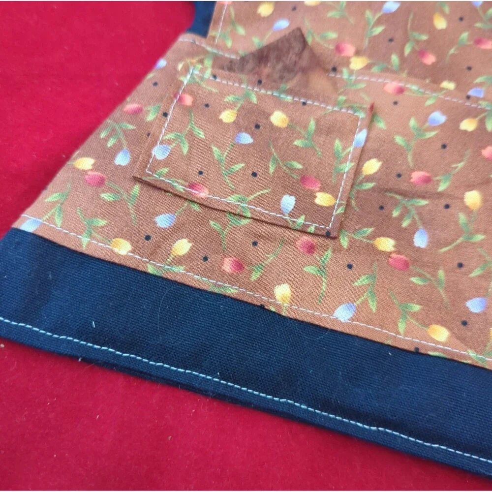 Vintage Amish Dress Pot Holder Handmade Fabric Apron Hot Pad Folk Art